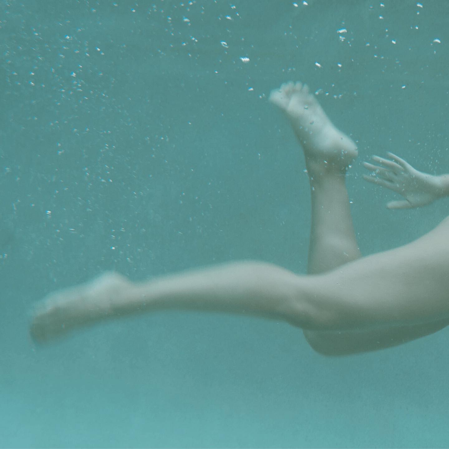 Just keep swimming.Happy weekend!
.
.
.
