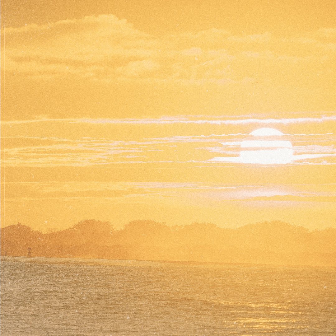 “Some painters transform the sun into a yellow spot. Others transform a yellow spot into the sun.”— Pablo Picasso
.
.
.